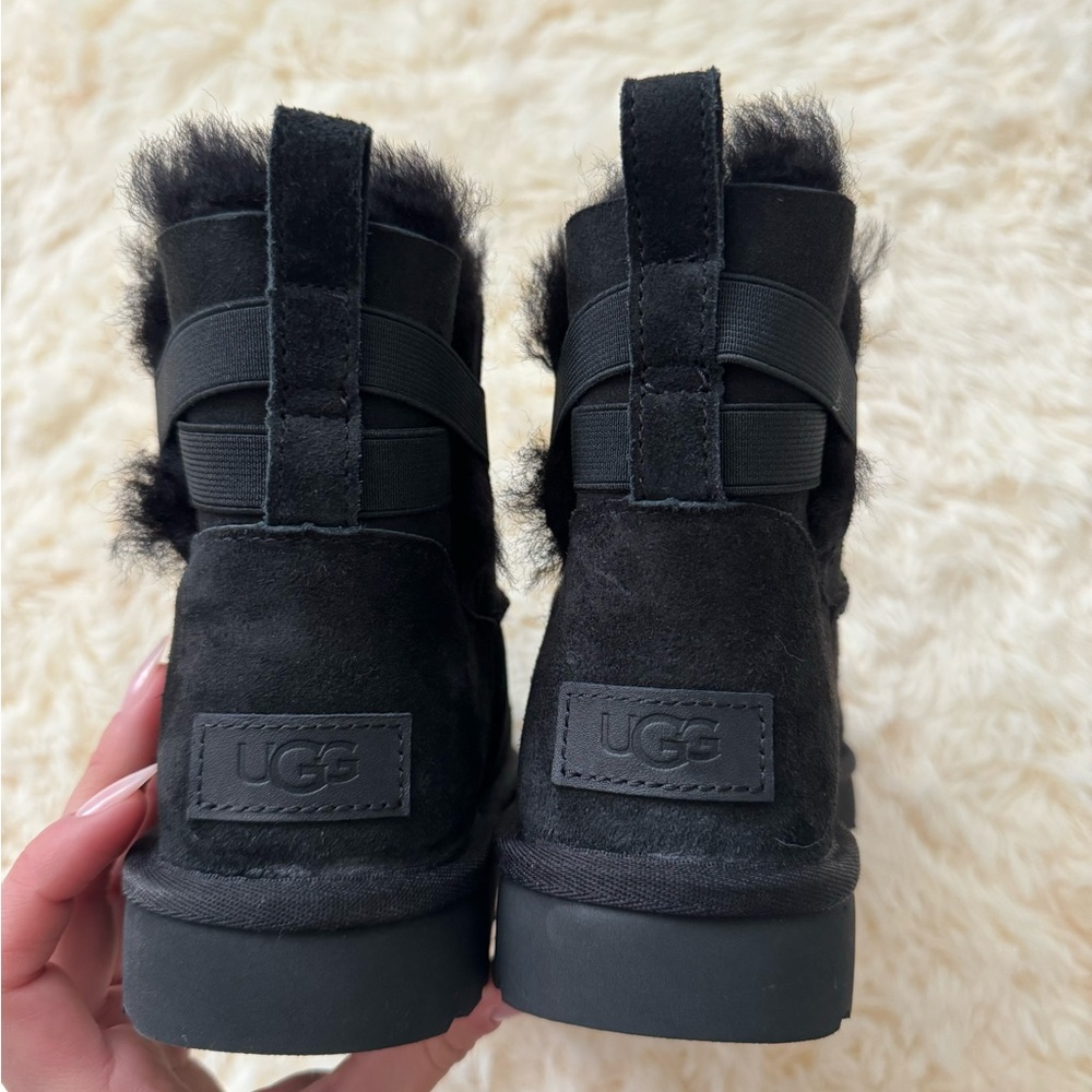 Mini Uggs - Picture 2 of 6